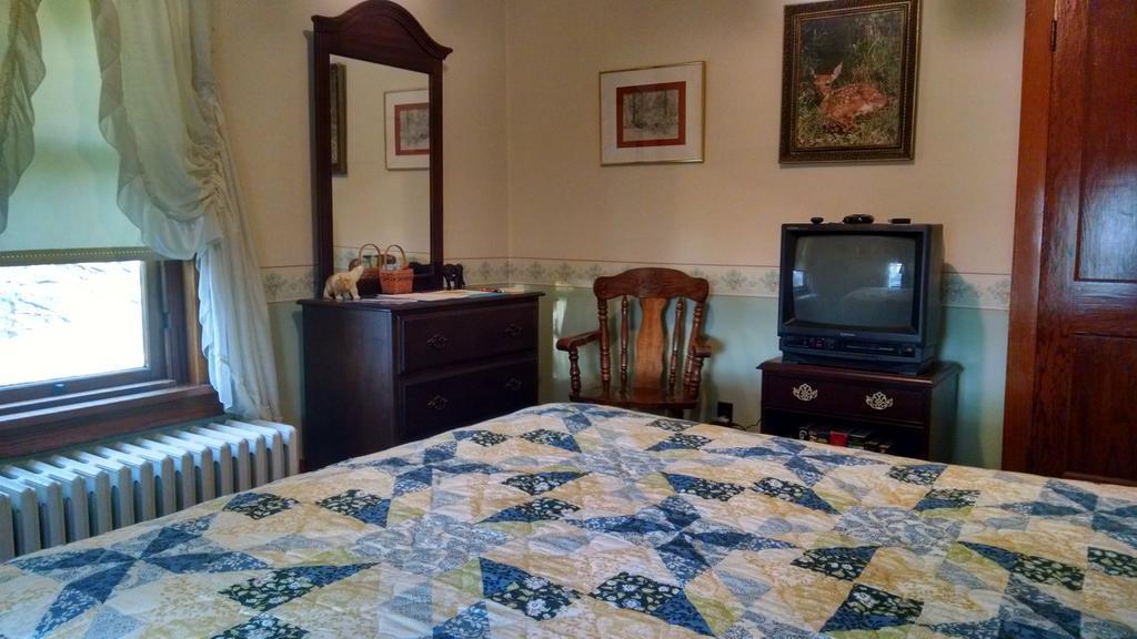 Fish & Loaves Bed And Breakfast Numidia Exterior foto