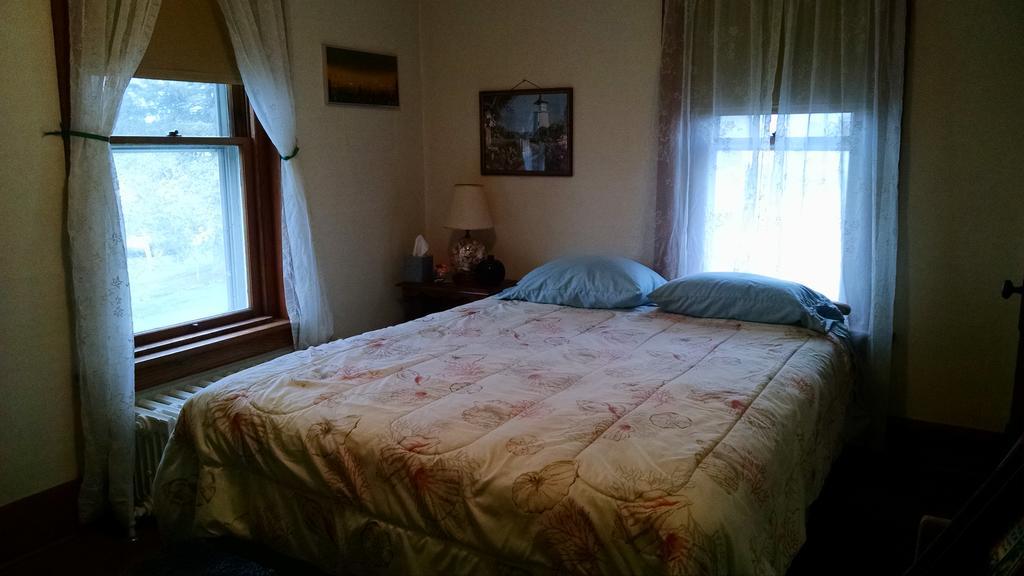 Fish & Loaves Bed And Breakfast Numidia Exterior foto
