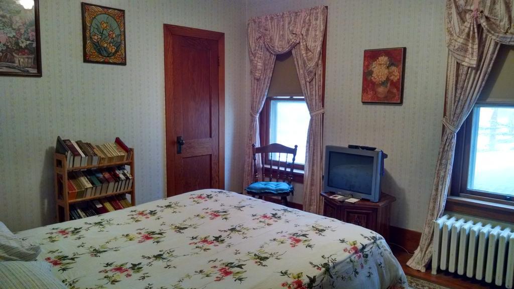 Fish & Loaves Bed And Breakfast Numidia Exterior foto