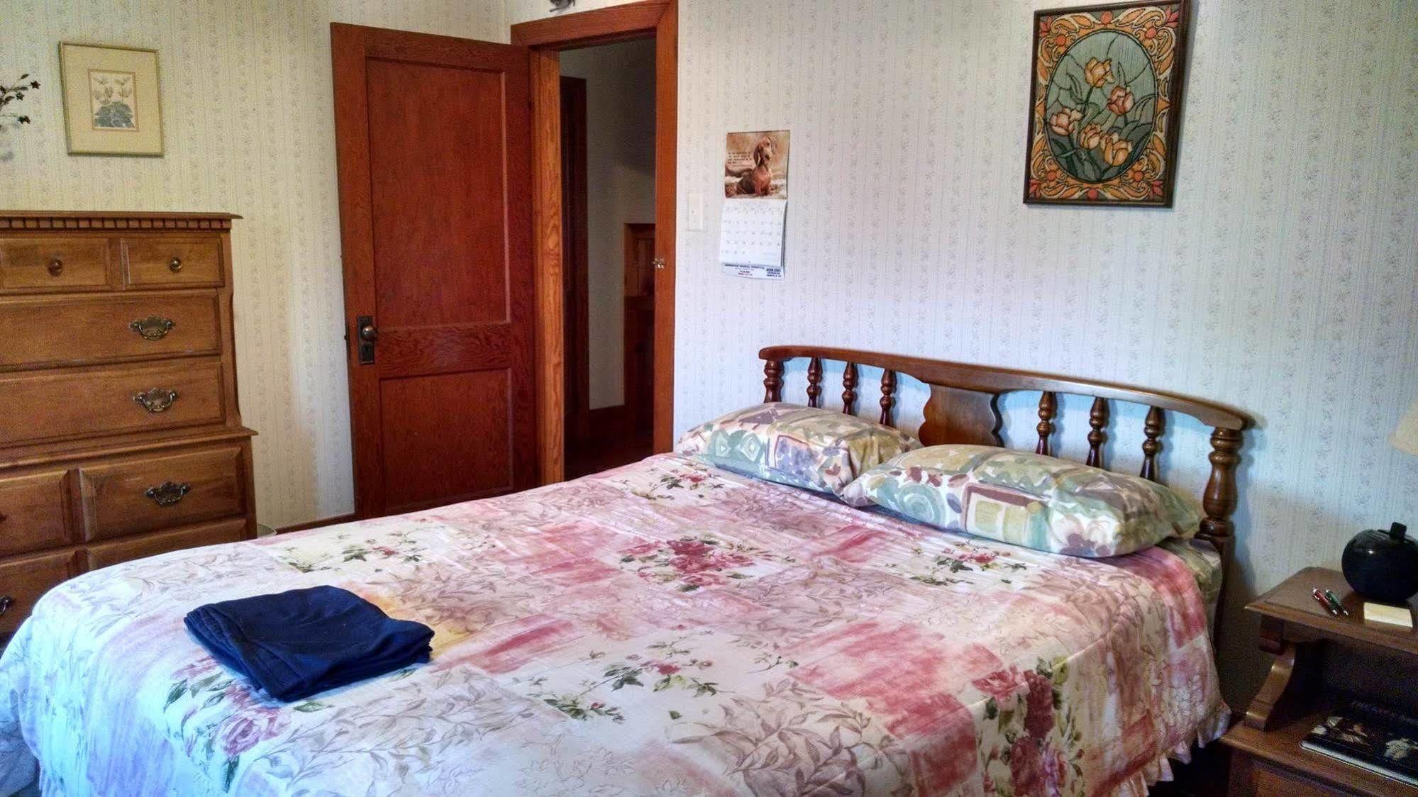 Fish & Loaves Bed And Breakfast Numidia Exterior foto
