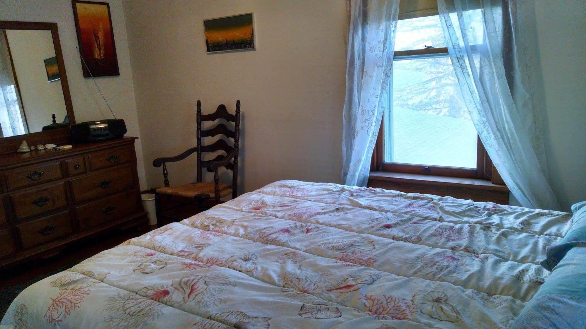 Fish & Loaves Bed And Breakfast Numidia Exterior foto
